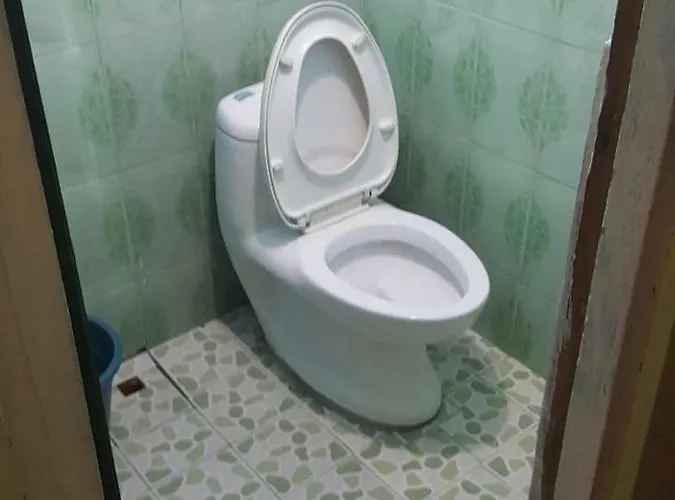 Madame O'chelle's Dormitel * Manila