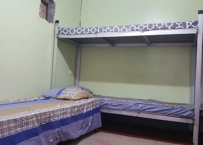 Hostel Madame O'chelle's Dormitel *