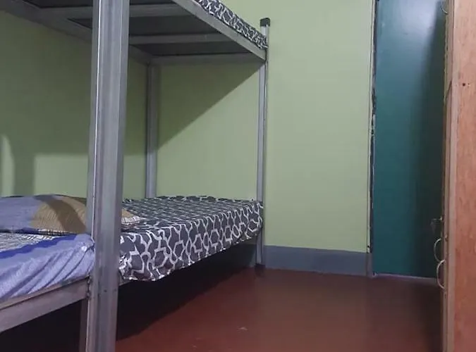Madame O'chelle's Dormitel Hostel Manila