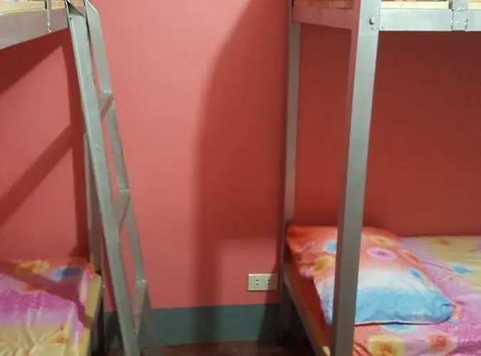 Hostel Madame O'chelle's Dormitel *